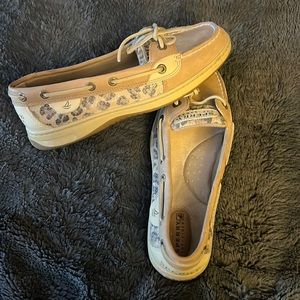 Sperry size 7